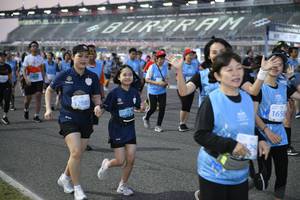 BIB: 528, 5077
                            <button type="button" onclick="openModal(10463805)" class="btn btn-primary btn-sm float-right btn-popup" data-toggle="modal" data-target=".modal-high-quality">
                        <i class="fas fa-shopping-cart"></i> Add to Cart
                    </button>
                                            <button type="button" onclick="isThisMe(10463805, true)" class="btn btn-success btn-sm float-right btn-popup btn-isme hidden" data-toggle="tooltip" data-placement="bottom" title="นี่คือรูปของคุณใช่ไหม คลิกที่นี่เพื่อเอาเข้าอัลบั้ม">
                        <i class="fas fa-plus"></i> Add to album
                    </button>
                    <button type="button" onclick="isThisMe(10463805, false)" class="btn btn-warning btn-sm float-right btn-popup btn-isnotme hidden">
                        <i class="fas fa-ban"></i> Remove from album
                    </button>